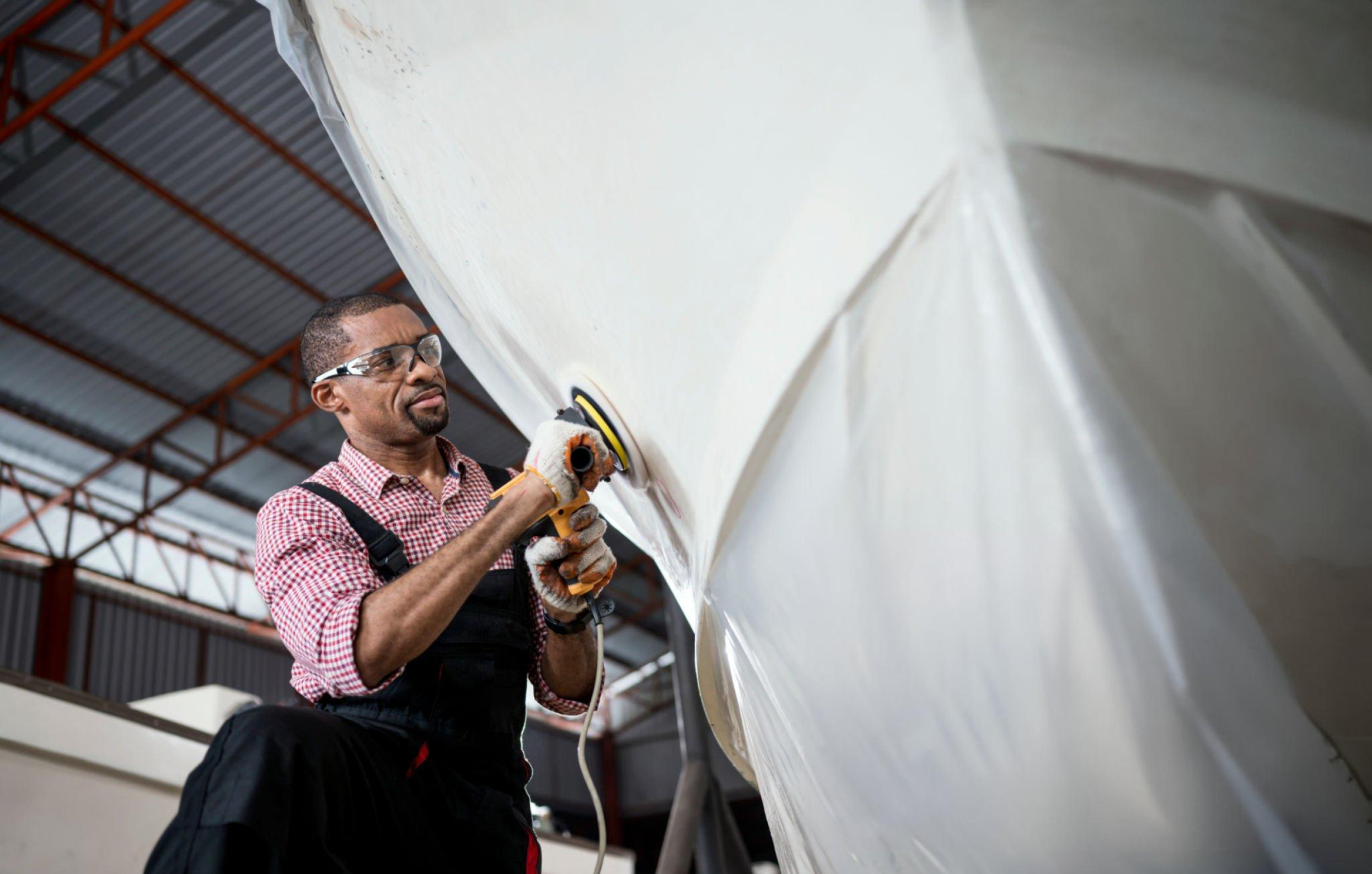 yacht builder